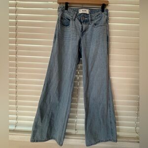 Hollister Low-Rise Baggy Jeans SZ 24S